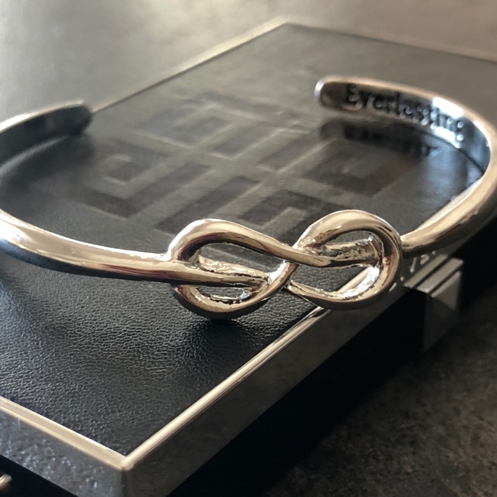 ✨Silver Infinity Bracelet ✨ - Picture 2 of 2